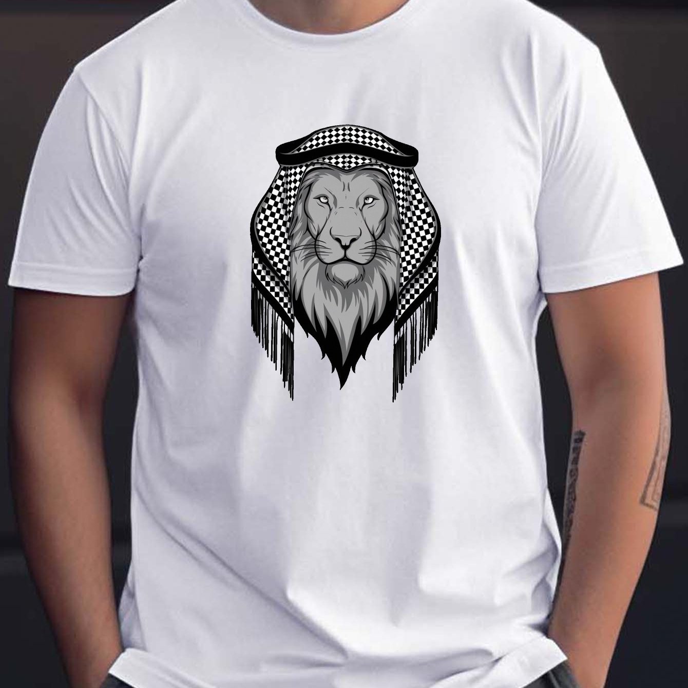 Nine 11 Regal Lion With Keffiyeh Print Men's Short Sleeve T-shirt, Comfy Stretchy Trendy Tees For Summer, Casual Daily Style Fashion Clothing - Nine 11